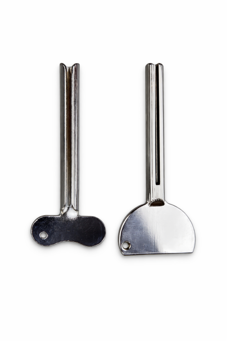 مفتاح تيوب صبغة الشعر المعدني .